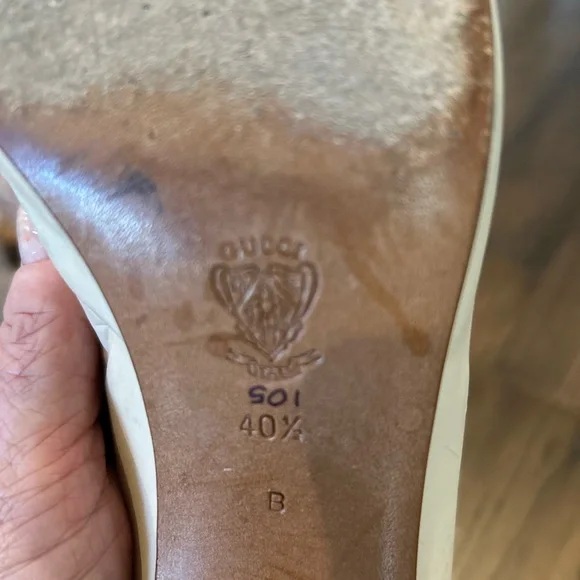 Gucci vintage Cream Loafers with iconic Detail. Made in Italy - Picture 5 of 8